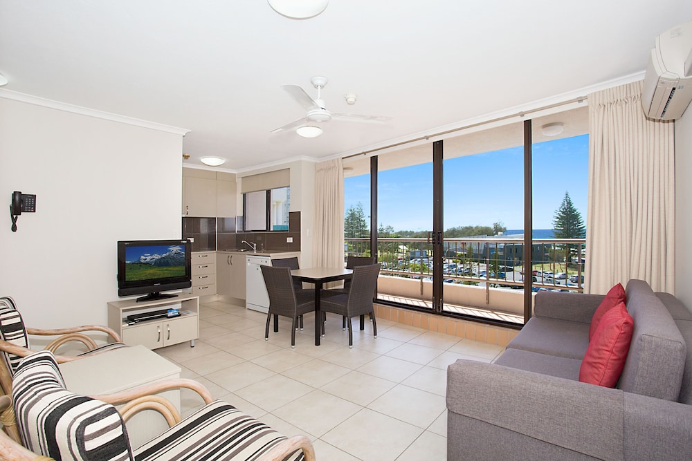 Voyager Resort 33/44