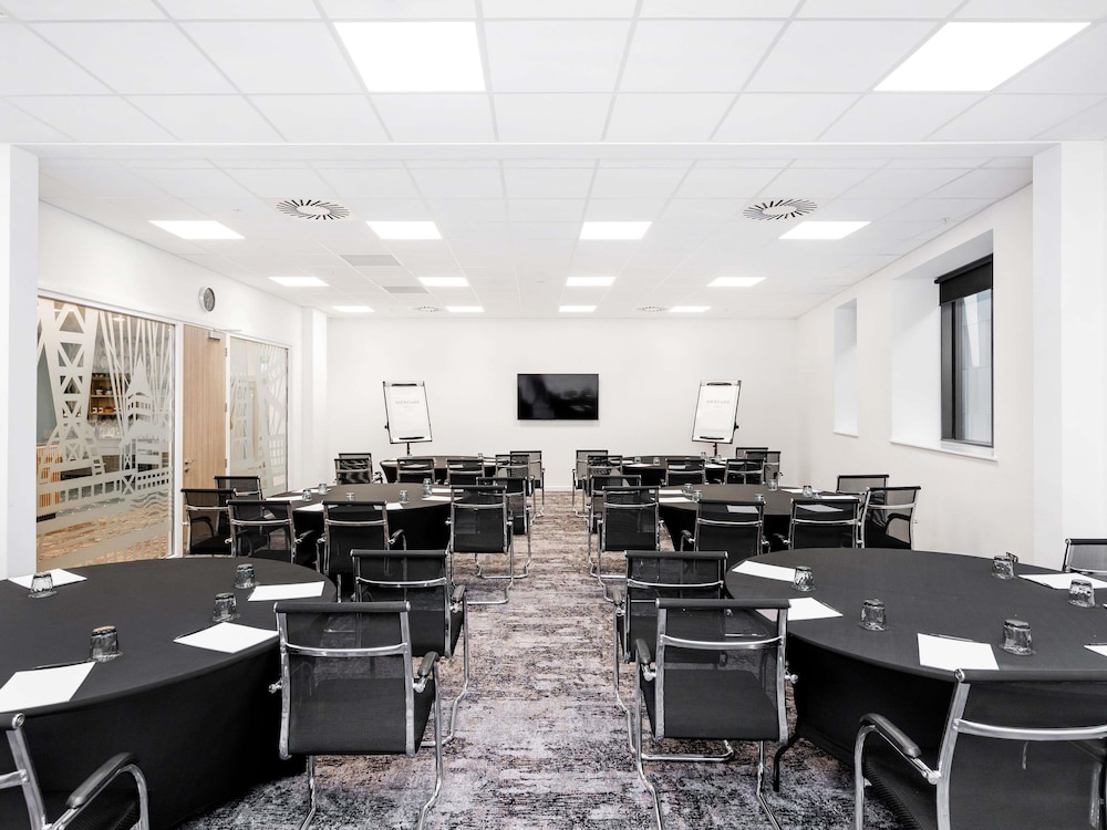 Mercure Newport 43/50
