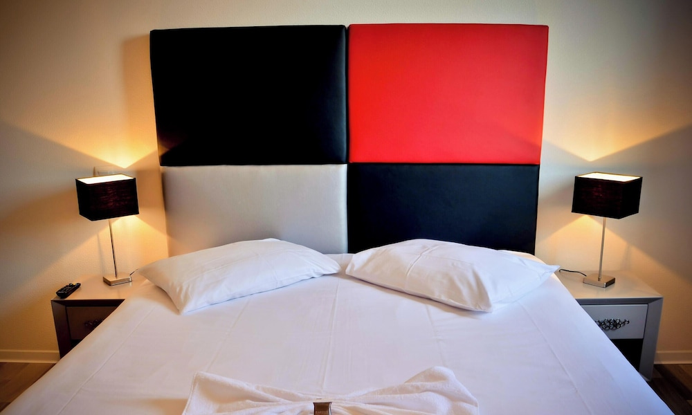 Adonis Hotel Bayonne 35/58