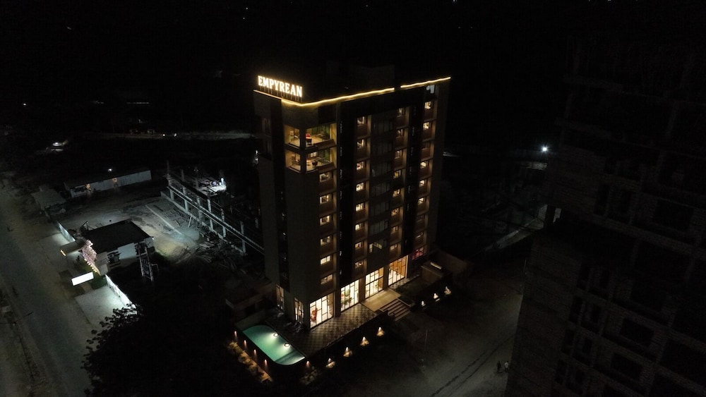 Hotel Empyrean 4/49