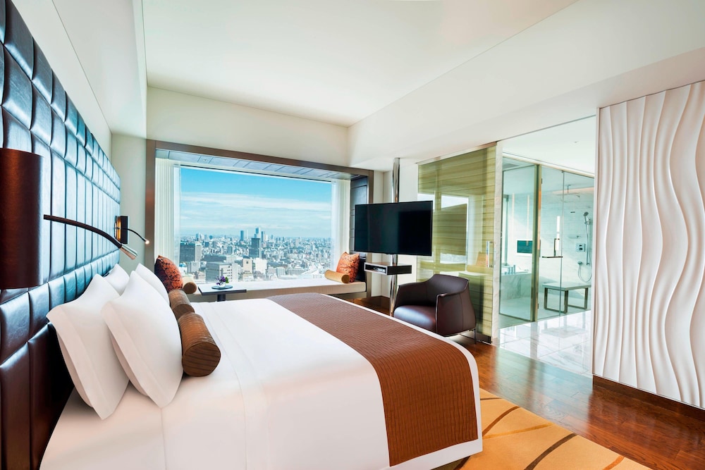 Prince, Gallery, Suite, King Bed, Club Lounge Access