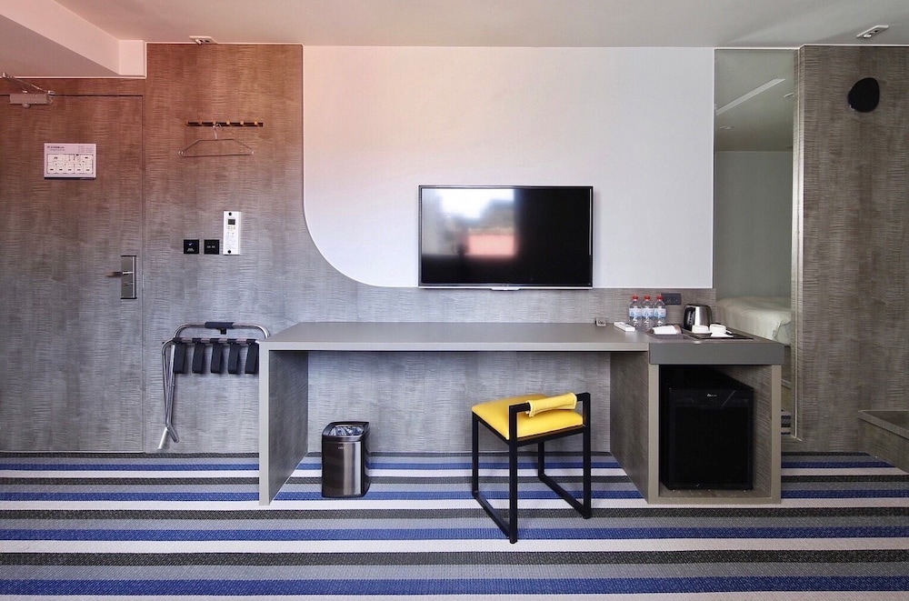 Haifu Hotel And Suites 32/65