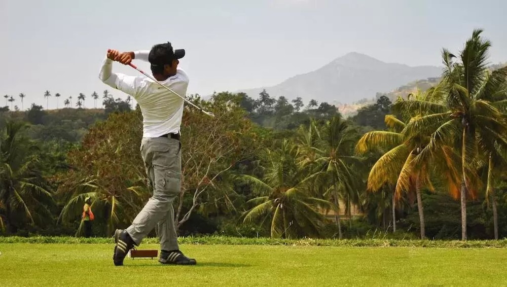 Victoria Golf and Country Resort 48/50