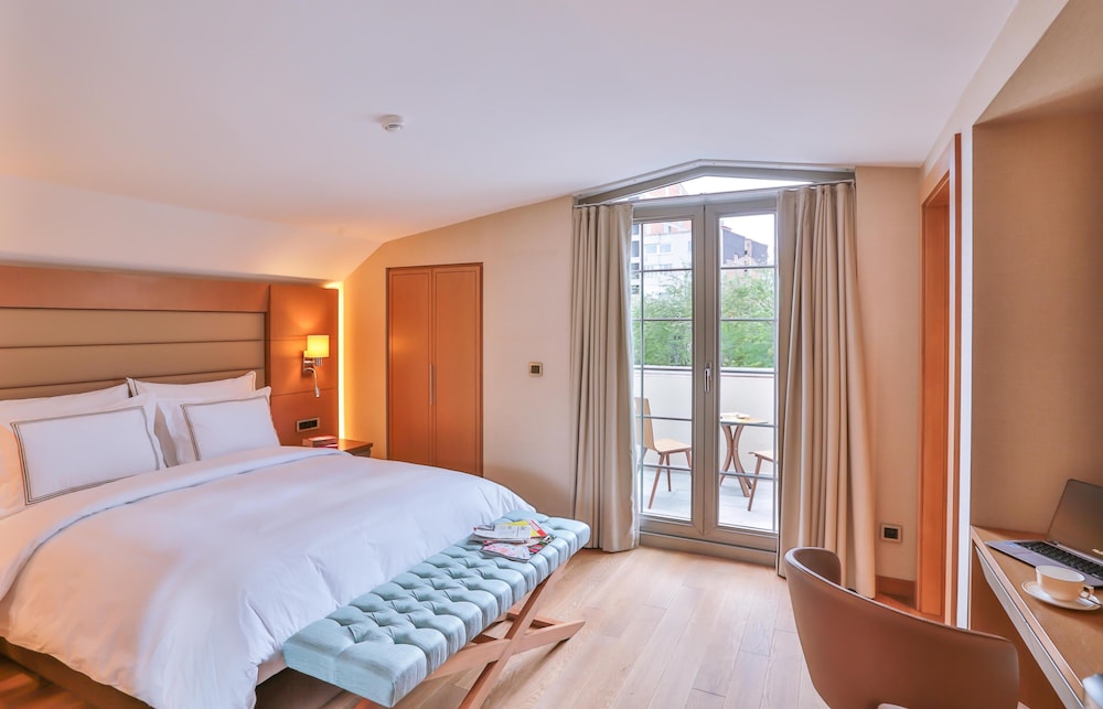 Ada Suites Nisantasi 15/75
