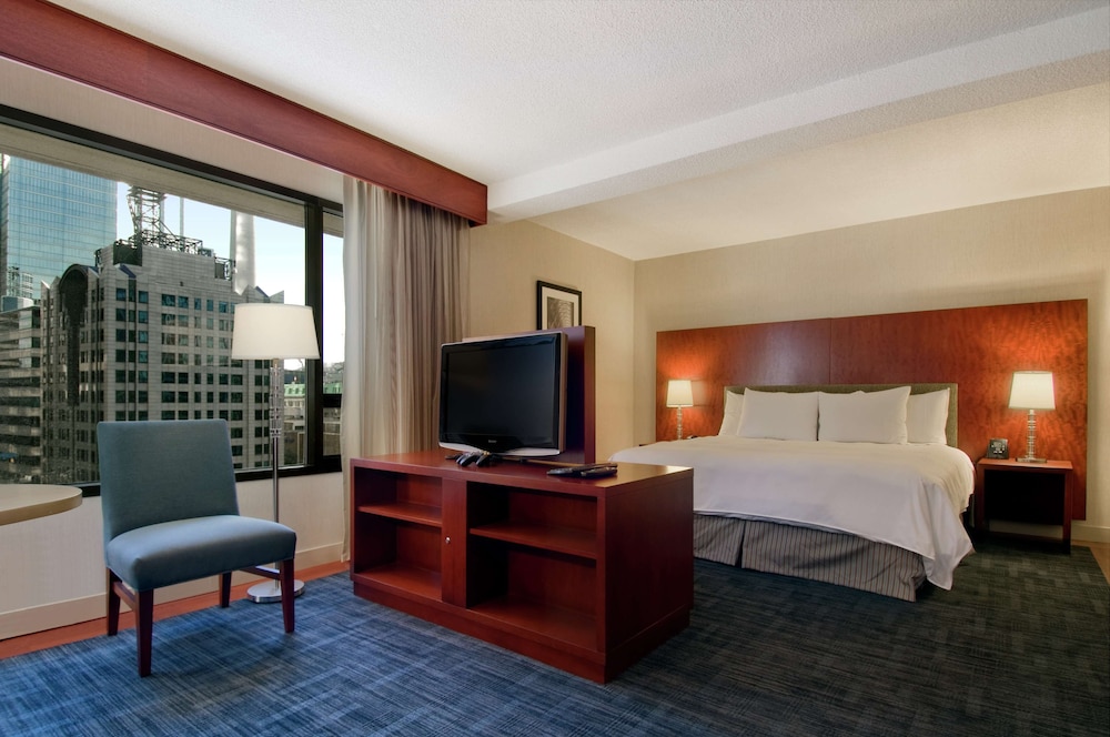 Hilton Toronto 27/75