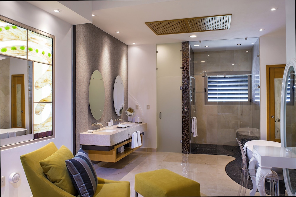 GRAND, PENTHOUSE