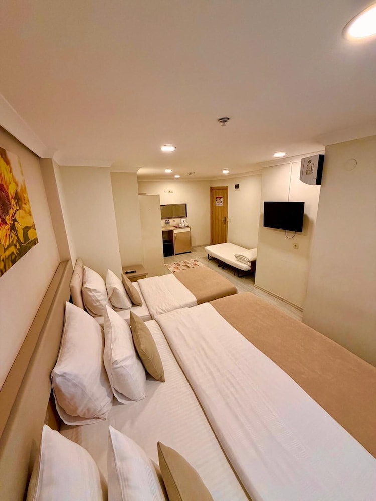 Simal Hotel 12/50