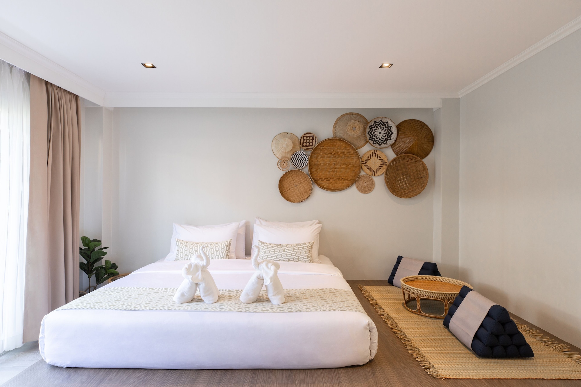 THAI, DOUBLE BED