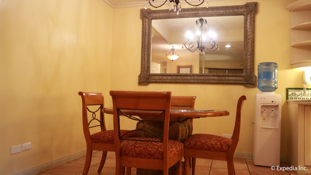Sophia Suites Residence Hotel 30/45
