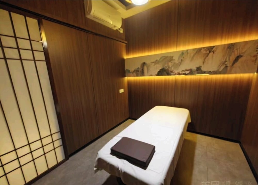 Parkgeun Hotel (Guangzhou Railway Station) 22/26