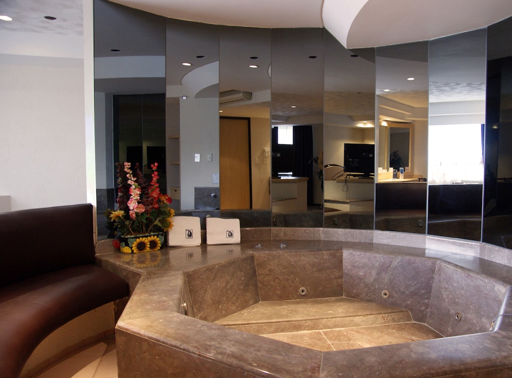 Portonovo Hotel And Suites 2/35