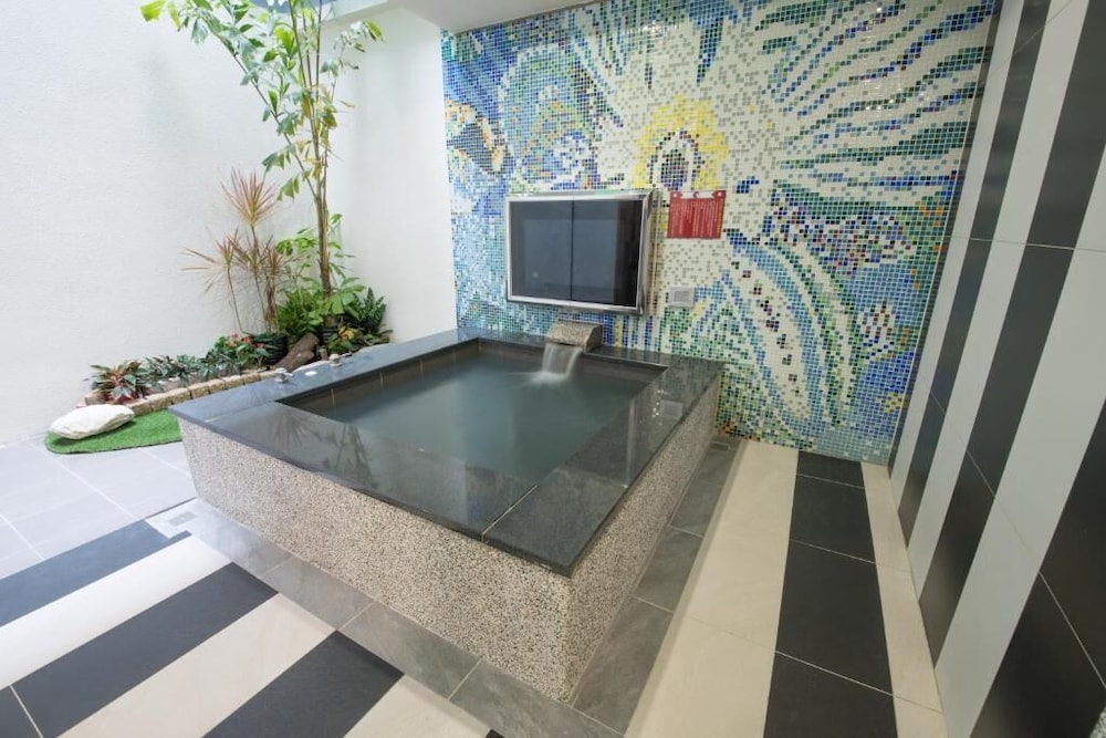 Ting-Shuai Motel 55/68