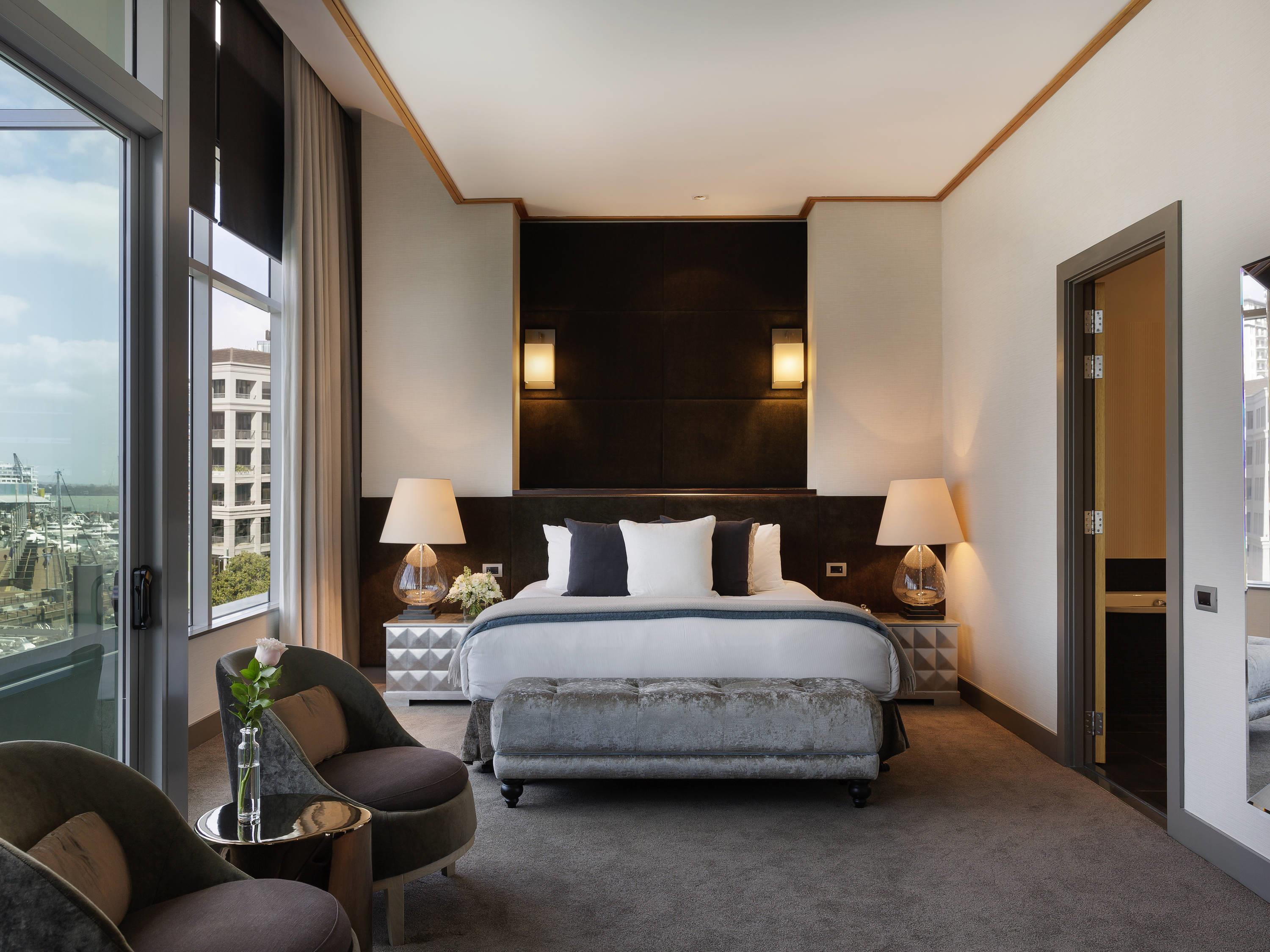 OPERA, SUITE, KING BED