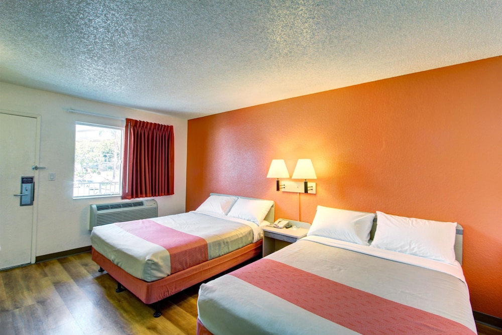 Motel6 La Mesa, CA - San Diego 31/58