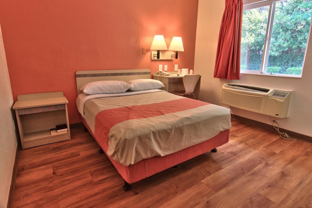 Motel6 Sacramento, CA – South Sacramento & Elk Grove 19/44