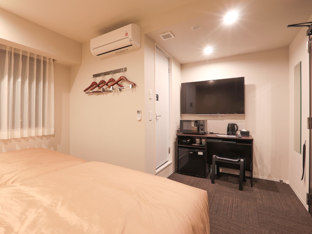 HOTEL LiVEMAX Shin Yokohama 9/16