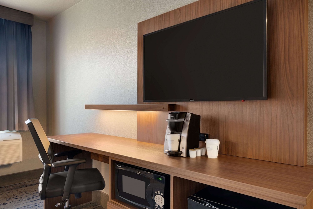 La Quinta Inn And Suites By Wyndham Springfield 36/46