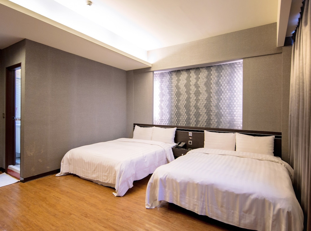 Military 75 Hotel 15/70