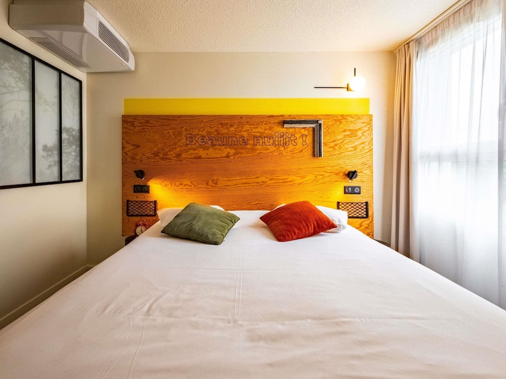 POP, DOUBLE BED