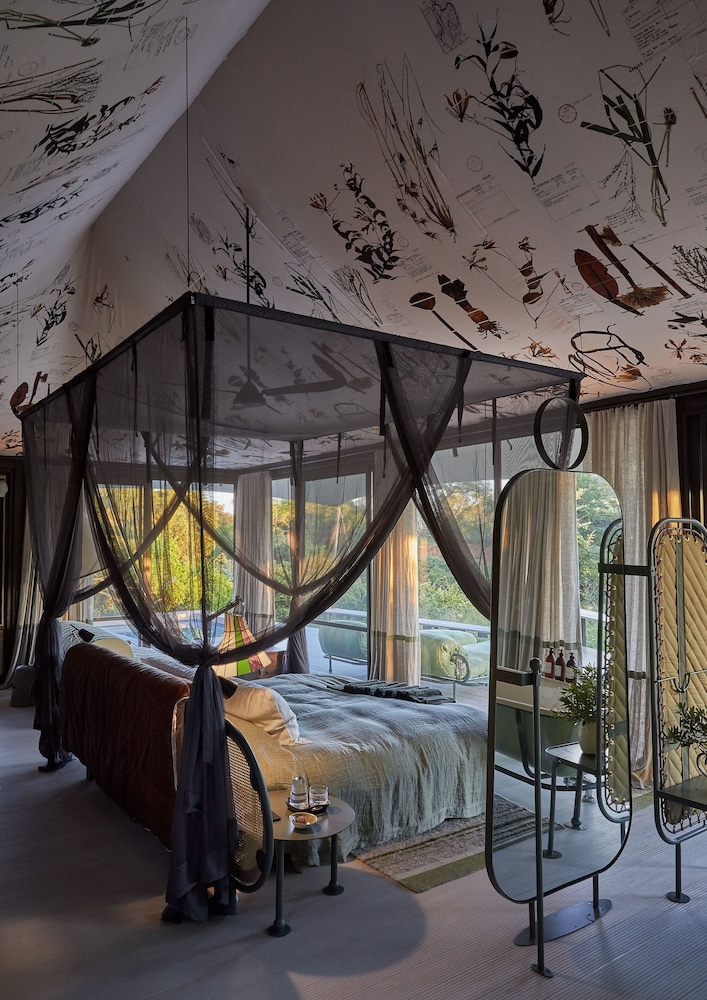 Thornybush Saseka Tented Camp 10/50