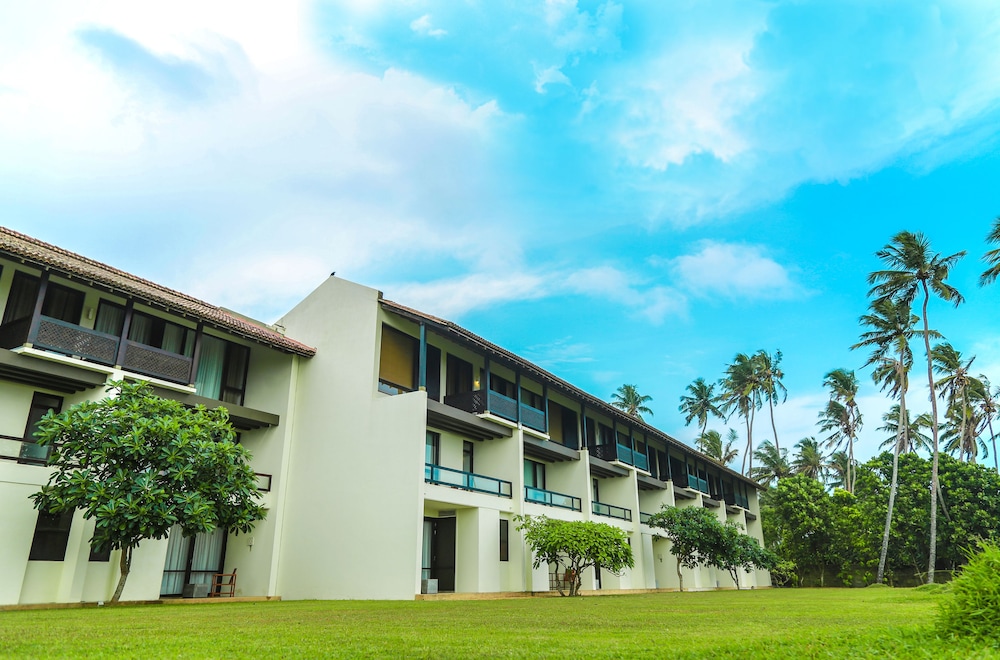 Grand Beach Wadduwa 3/42