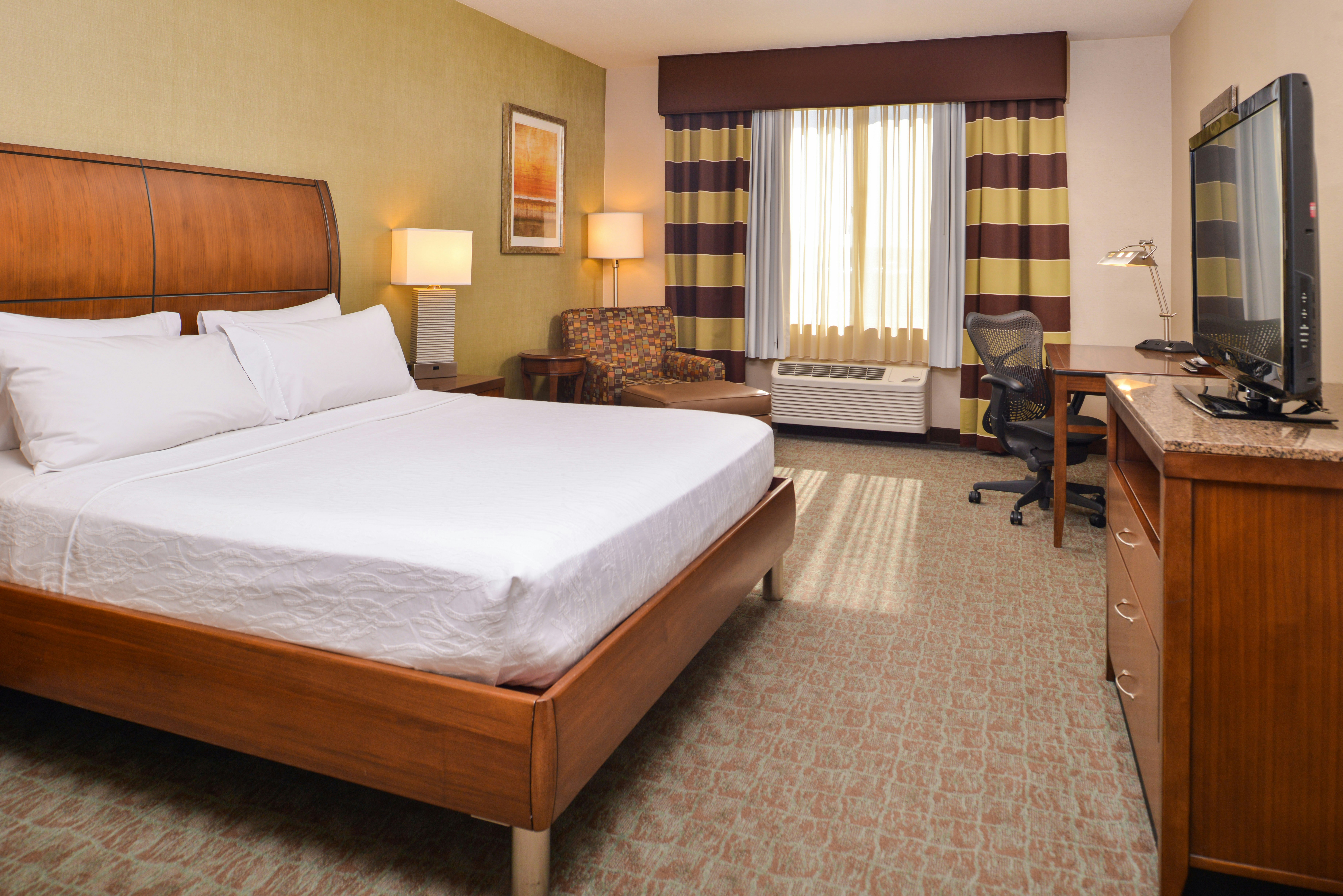 ROOM, KING BED