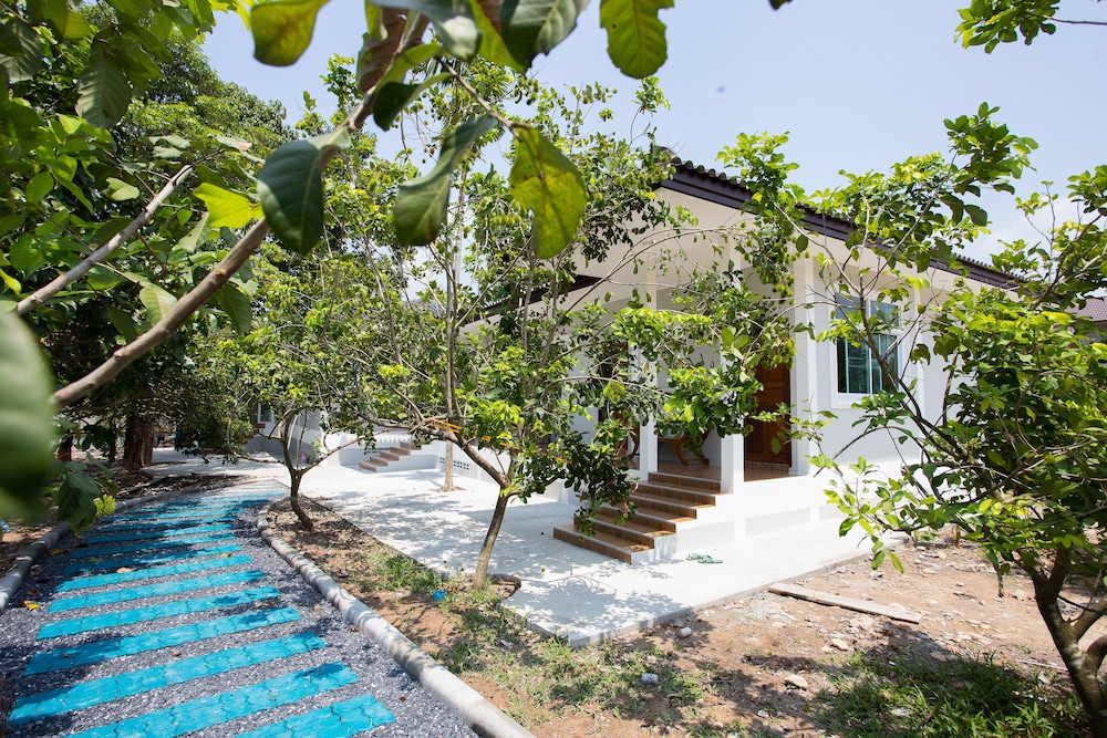 Baan Suan Khun Yaiy Nakhon Nayok 64/71