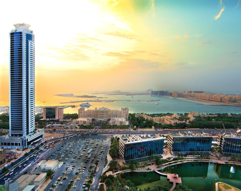 Tamani Marina Hotel and Hotel Apartments 68/73