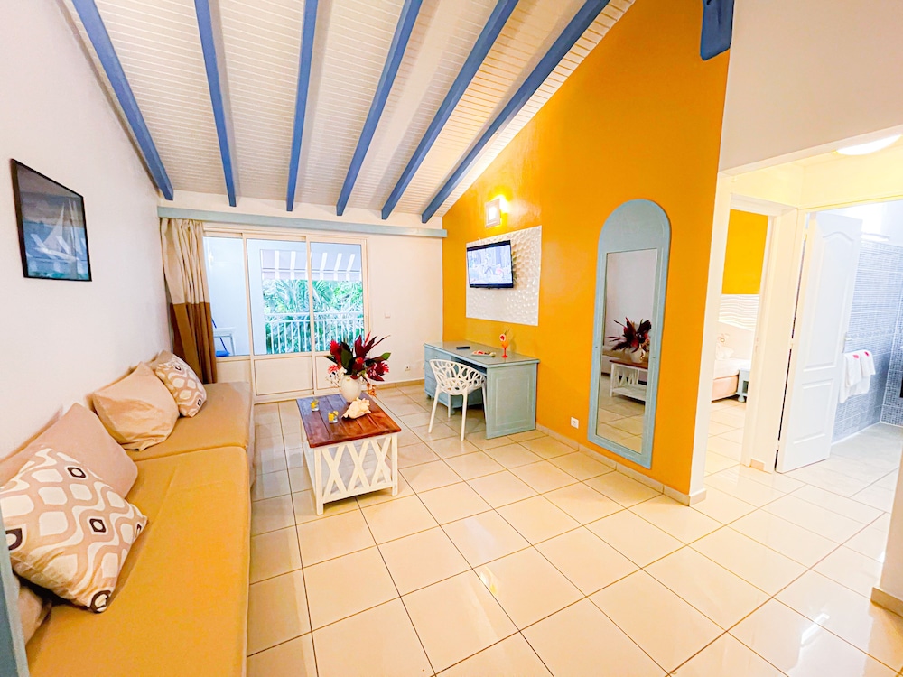 Tropicana Suites 25/50