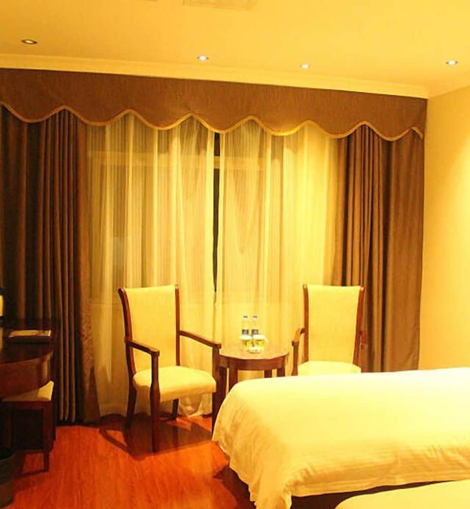 Greentree Inn Guangzhou Chimelong Paradise Yuangang Metro Station Hotel 11/26
