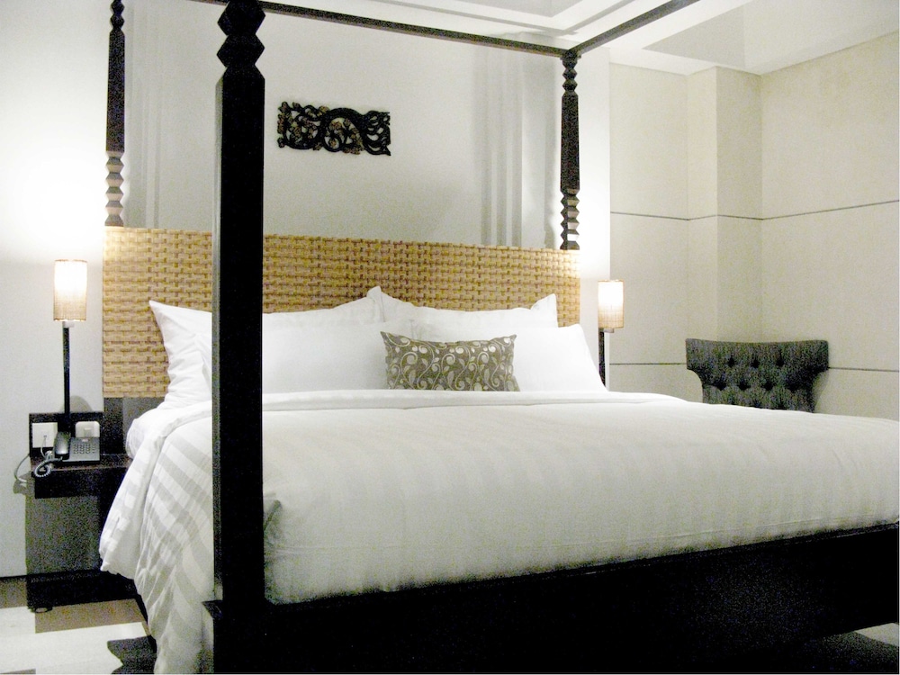 Anshel Hotel 13/45