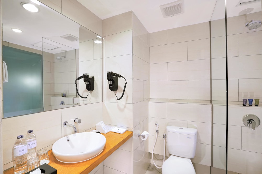Aston Anyer Beach Hotel 50/50
