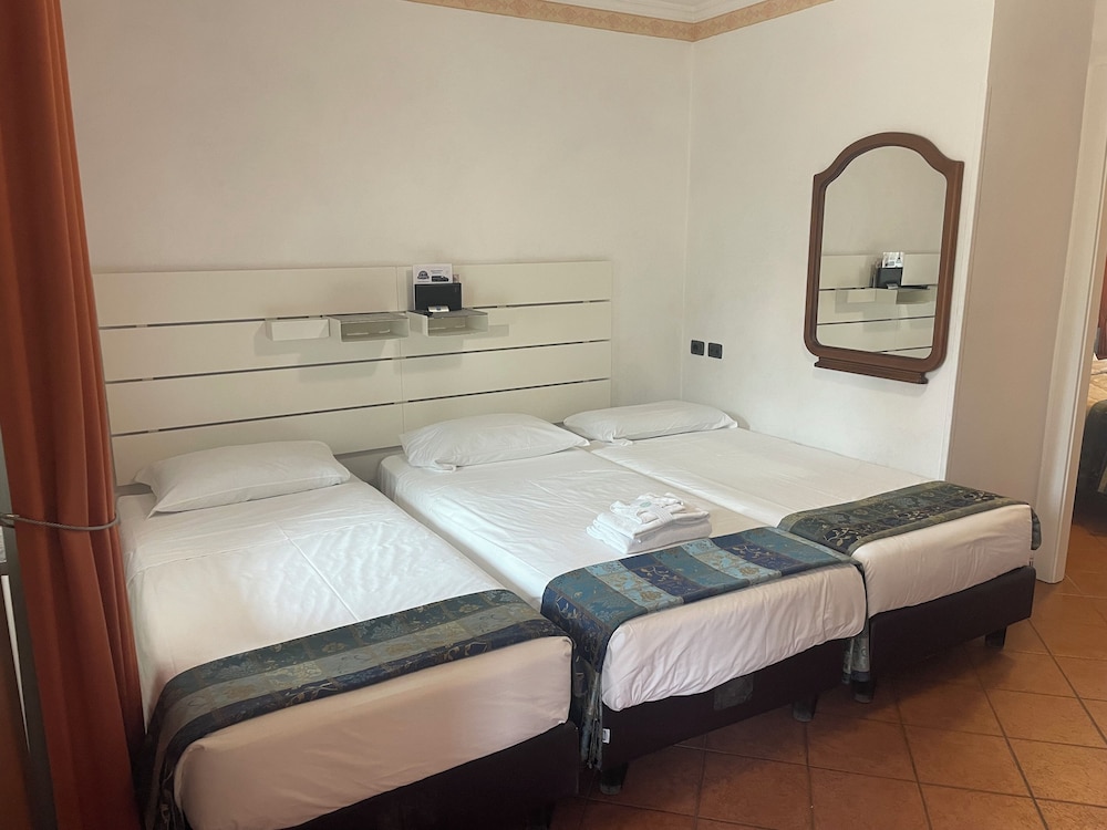Euro House Inn Airport Hotel Residence 32/72