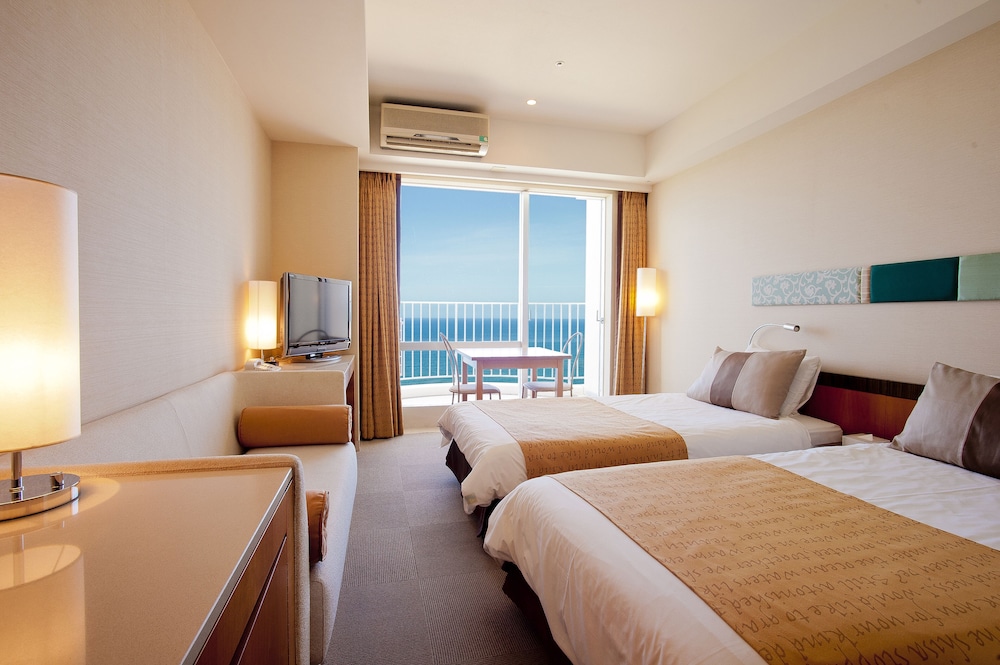 COMPACT, TWIN BEDS