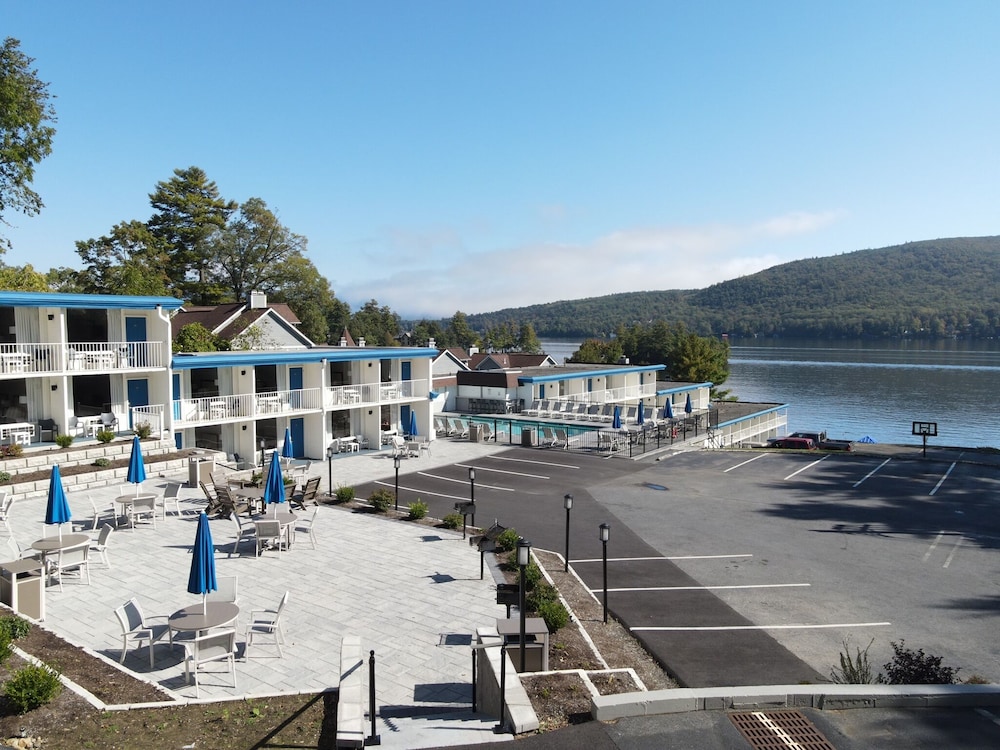 Lakefront Terrace Resort 4/42