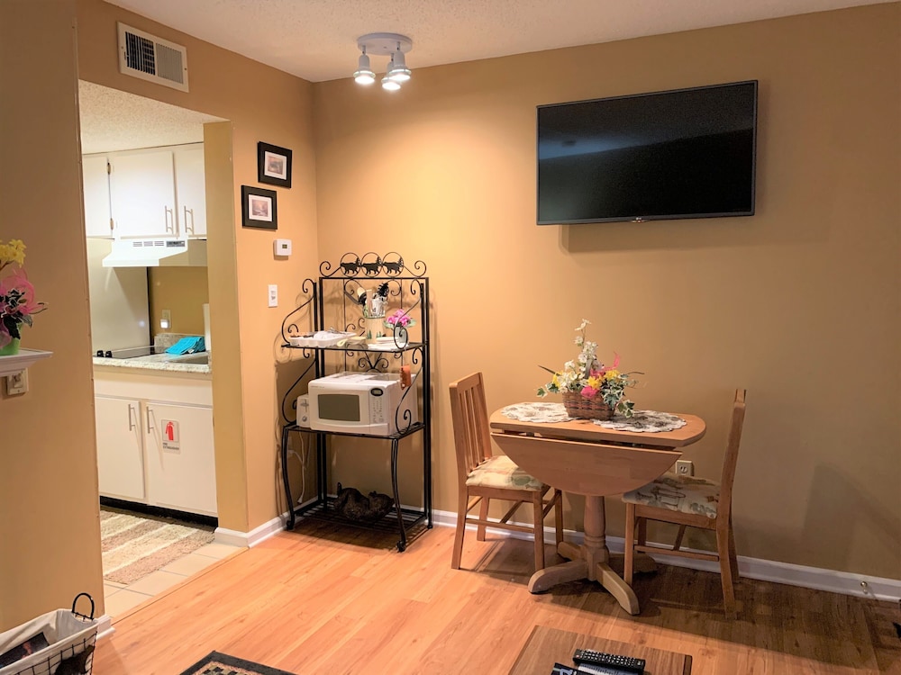 Laurel Inn Condominium 38/50