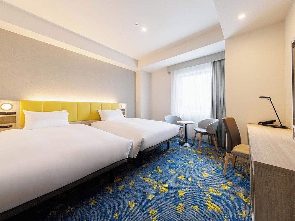 RESIDENTIAL, STYLE, TWIN BEDS