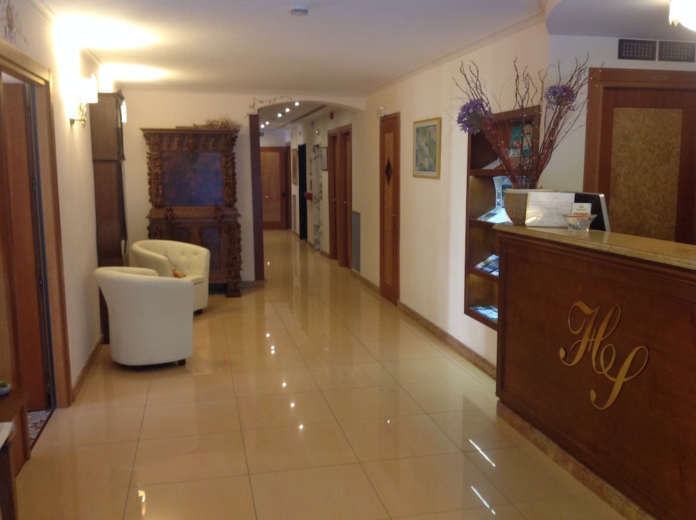 Hotel Tirreno 8/43