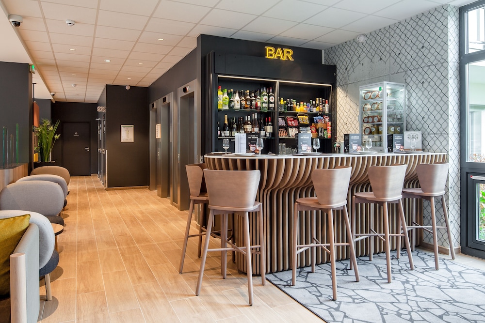 B&B HOTEL Paris Meudon Velizy 33/37
