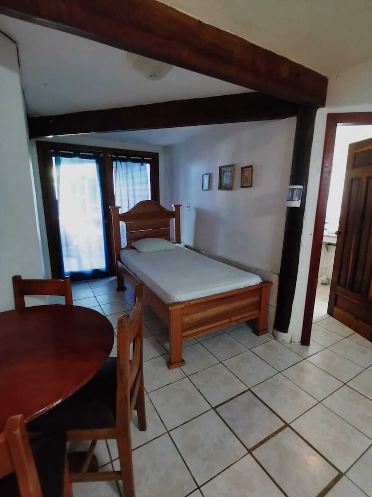 Foster's West Bay Resort 35/69