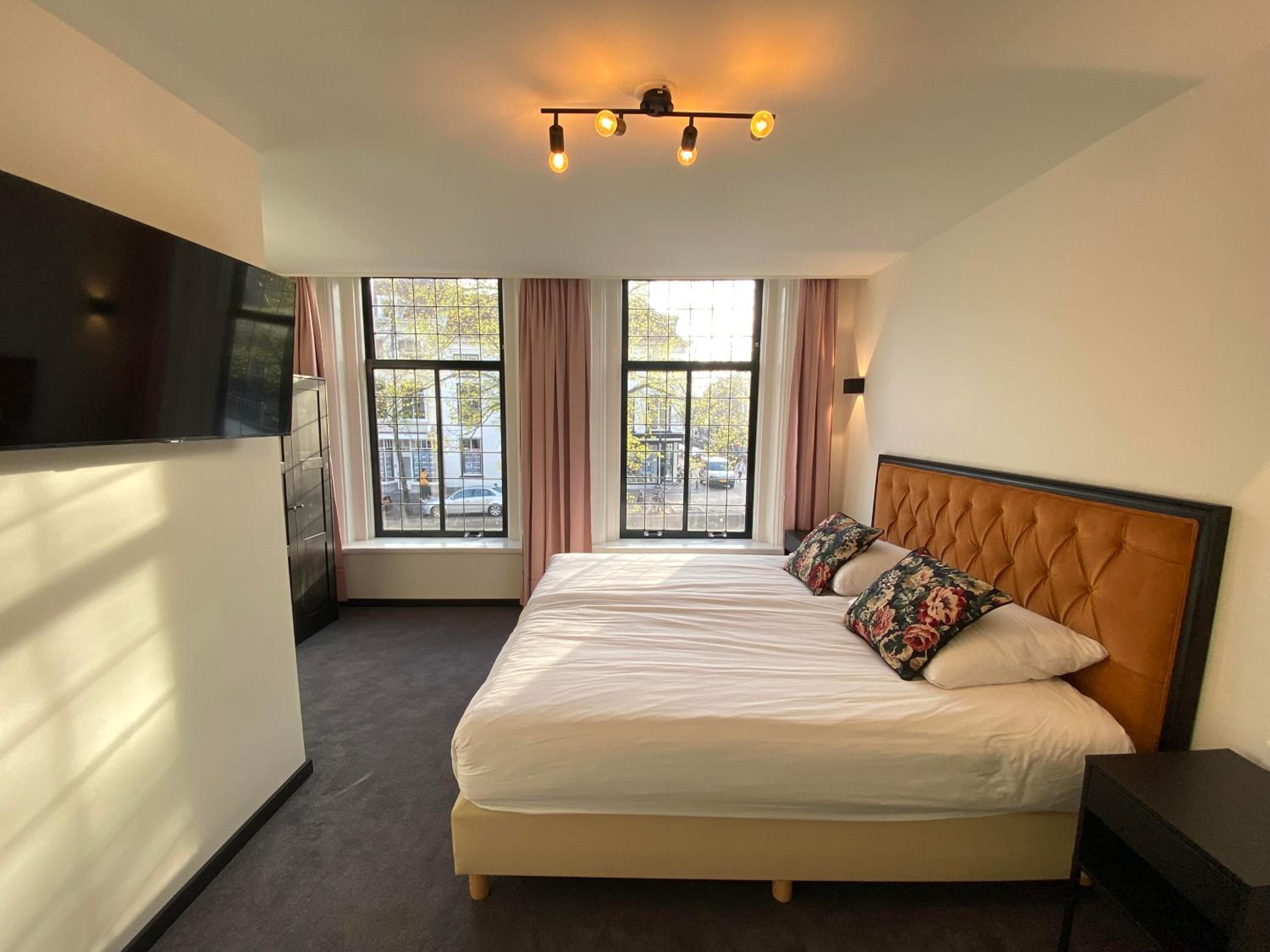 Hotel La Noire - Delft City Centre 4/25