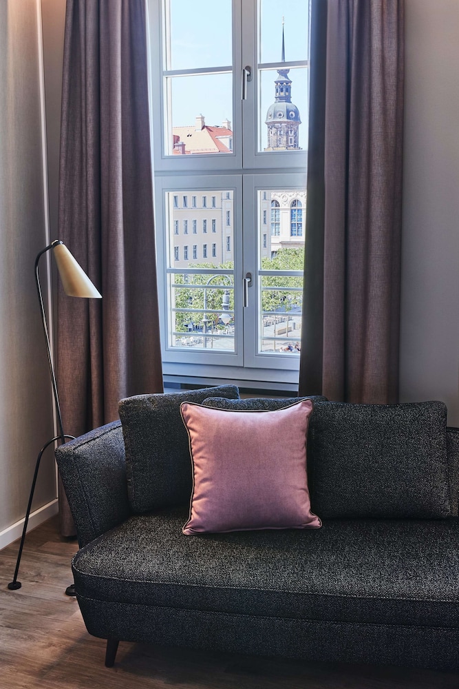 Steigenberger Hotel De Saxe 43/63
