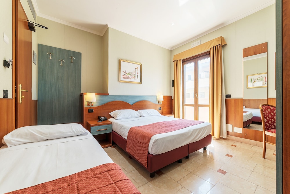 Room, Triple, 1 Queen and 1 Single Bed, Balcony