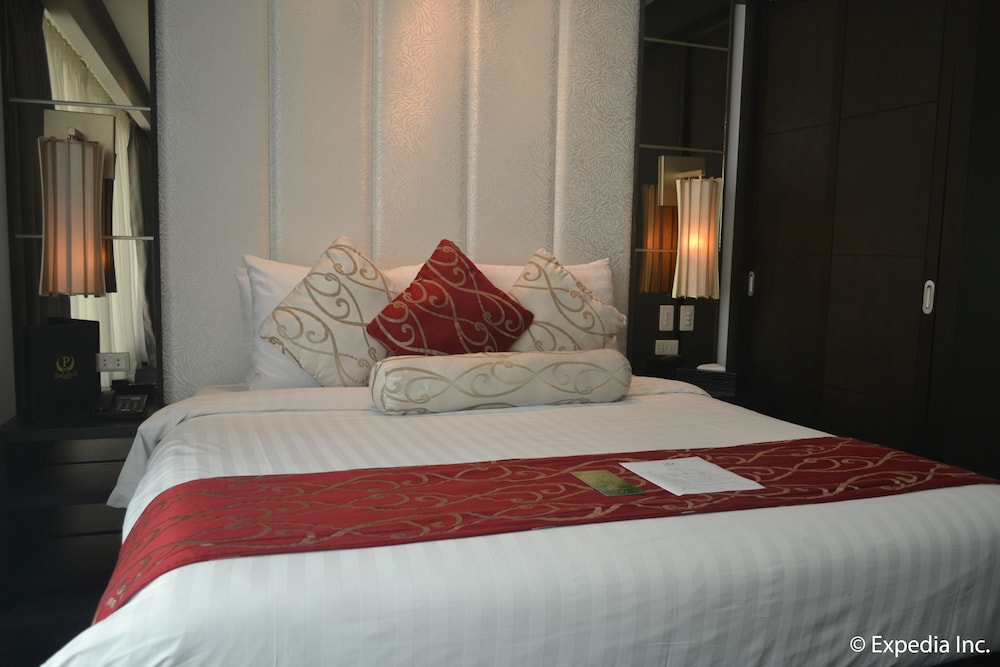 Residential, Suite, King Bed