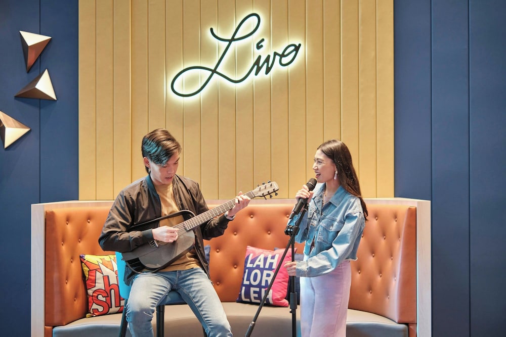Aloft Singapore Novena 8/65