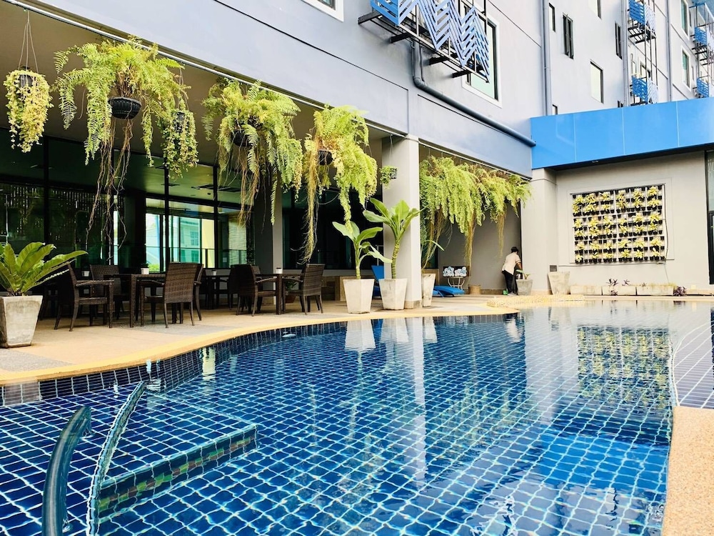 Mantra Varee Hotel 8/47