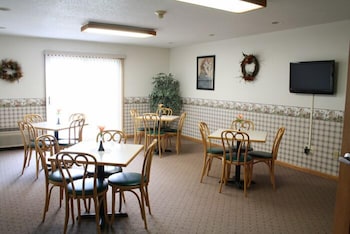 River Valley Inn & Suites 29/37