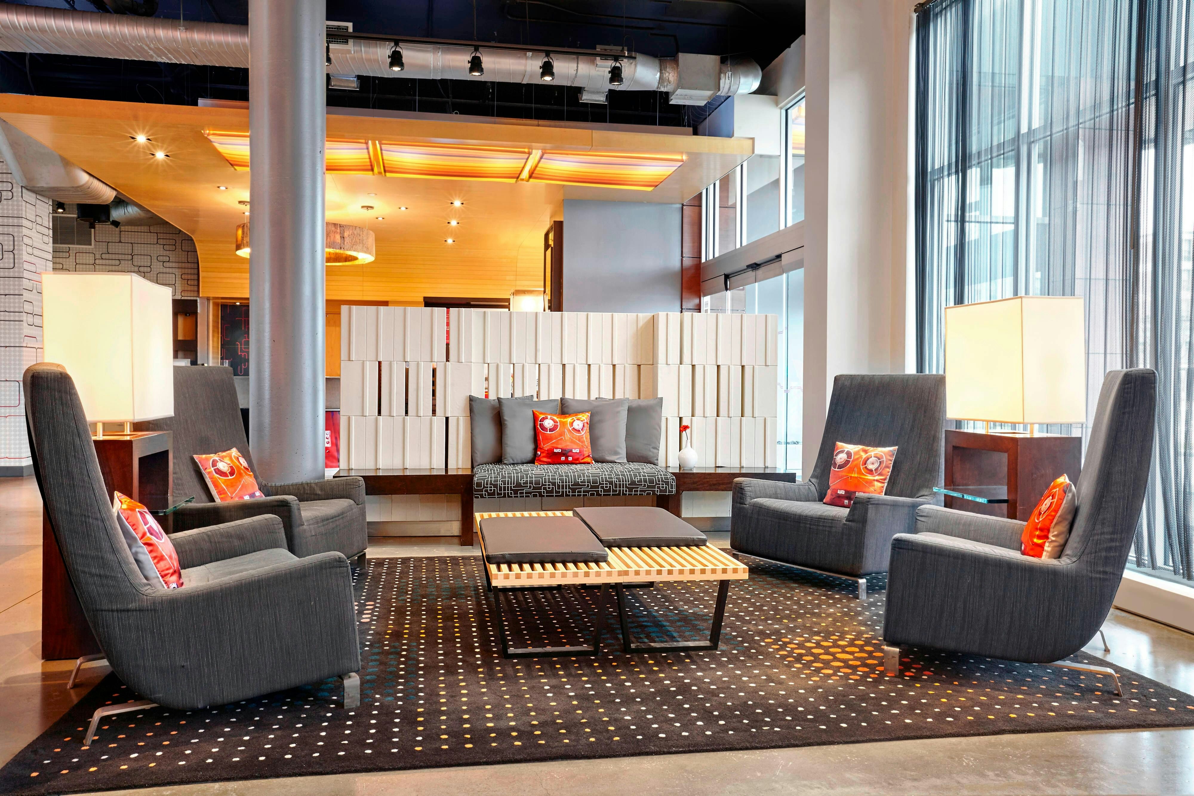 Aloft Montreal Airport Hotel 14/17