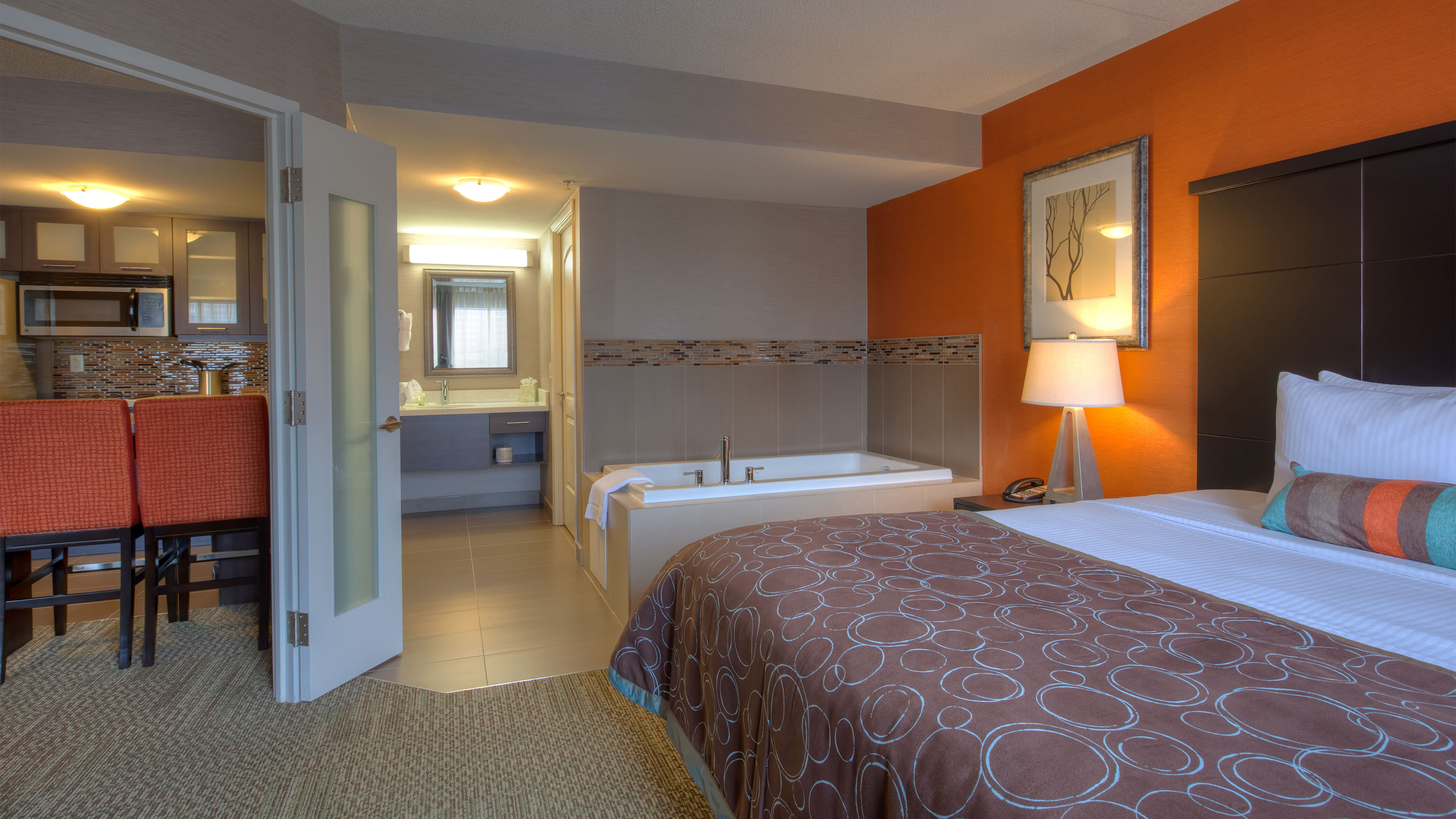 STAYBRIDGE SUITES HAMILTON - DOWNTOWN 18/80