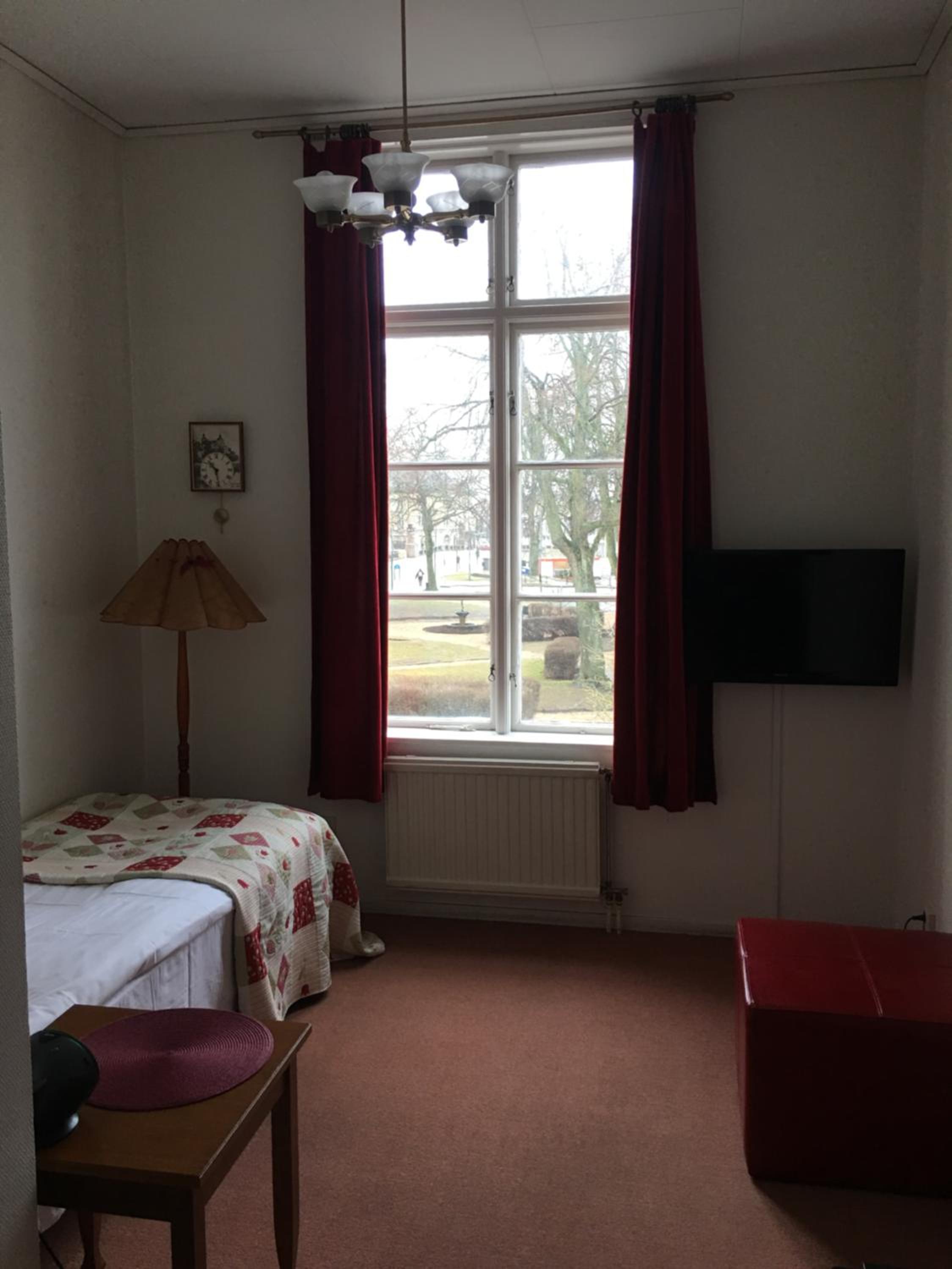 Economy, Single, Single Bed